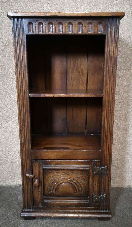 Titchmarsh & Goodwin Oak Miniature Bookcase RL41 / N
