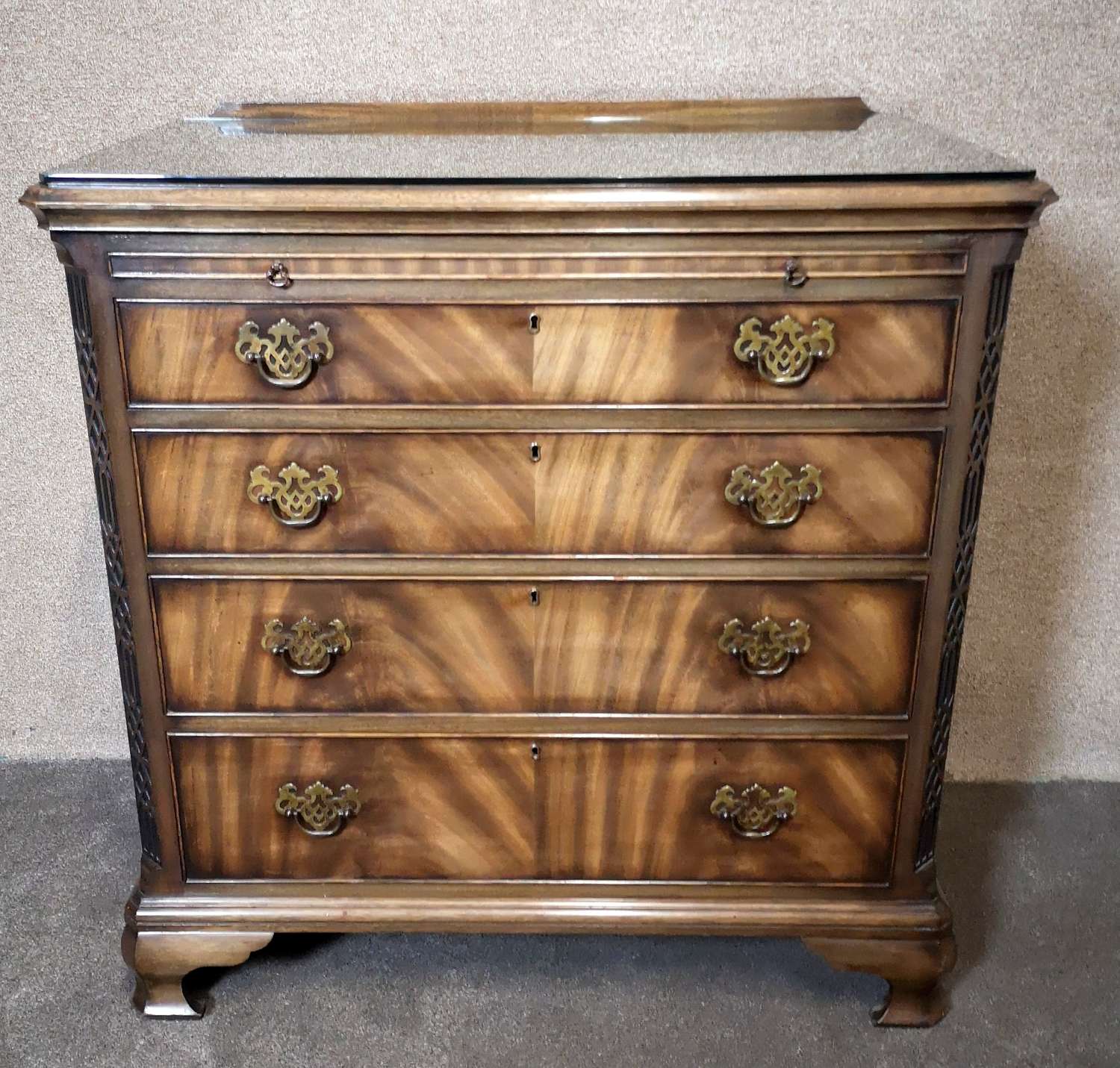 Mahogany Chest of Drawers In The Chippendale Style