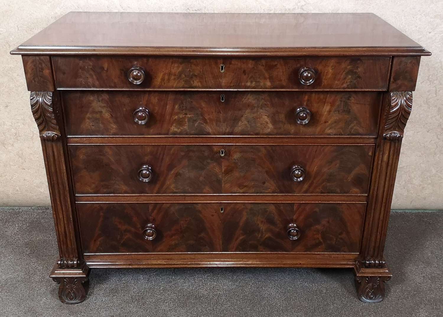 GOOD QUALITY WILLIAM IV FIGURED MAHOGANY CHEST OF DRAWERS