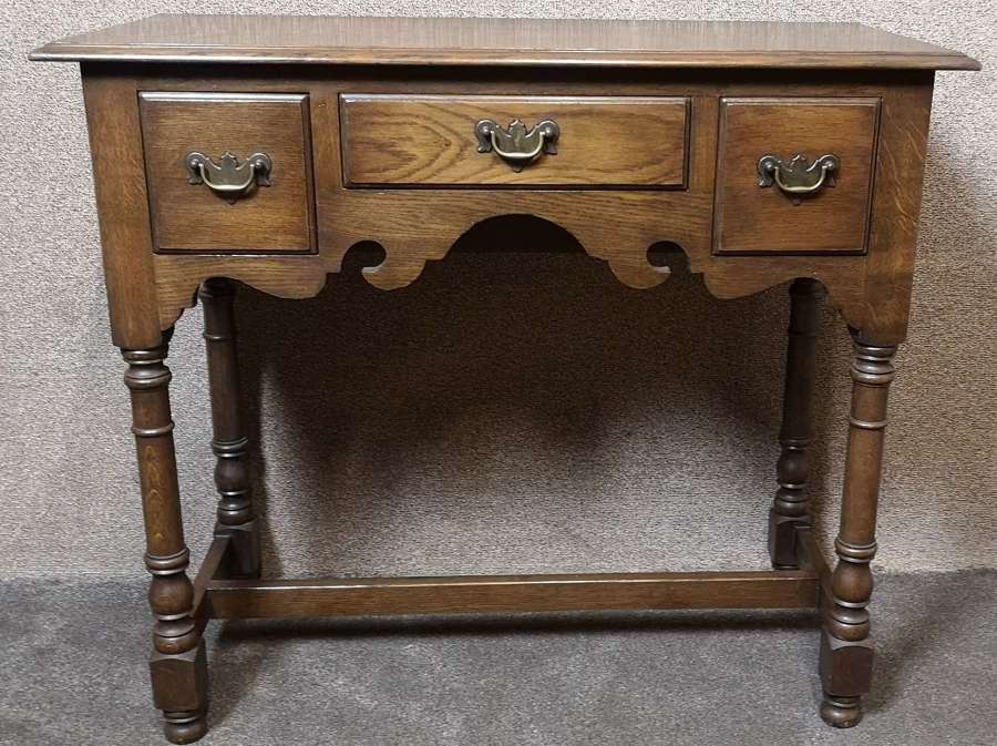 Good Quality English Oak Three Drawer Side Table In The Georgian Style