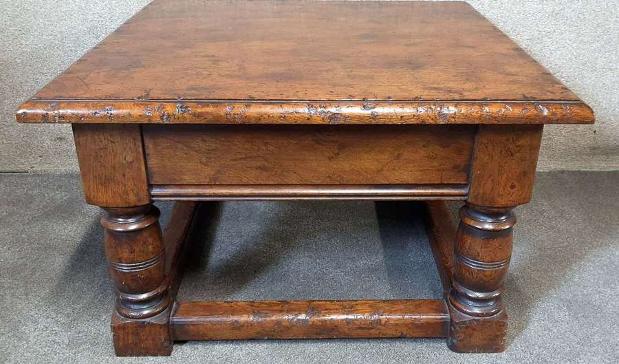 Large Solid Oak End Table - Coffee Table With Revolving Top