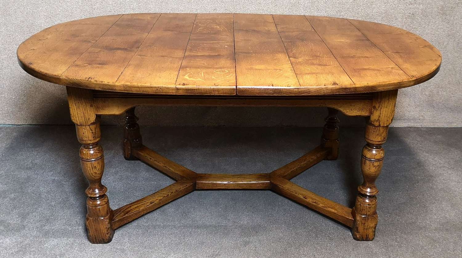 Good Quality Oak Reproduction Extending Dining Table - Capable of Seat