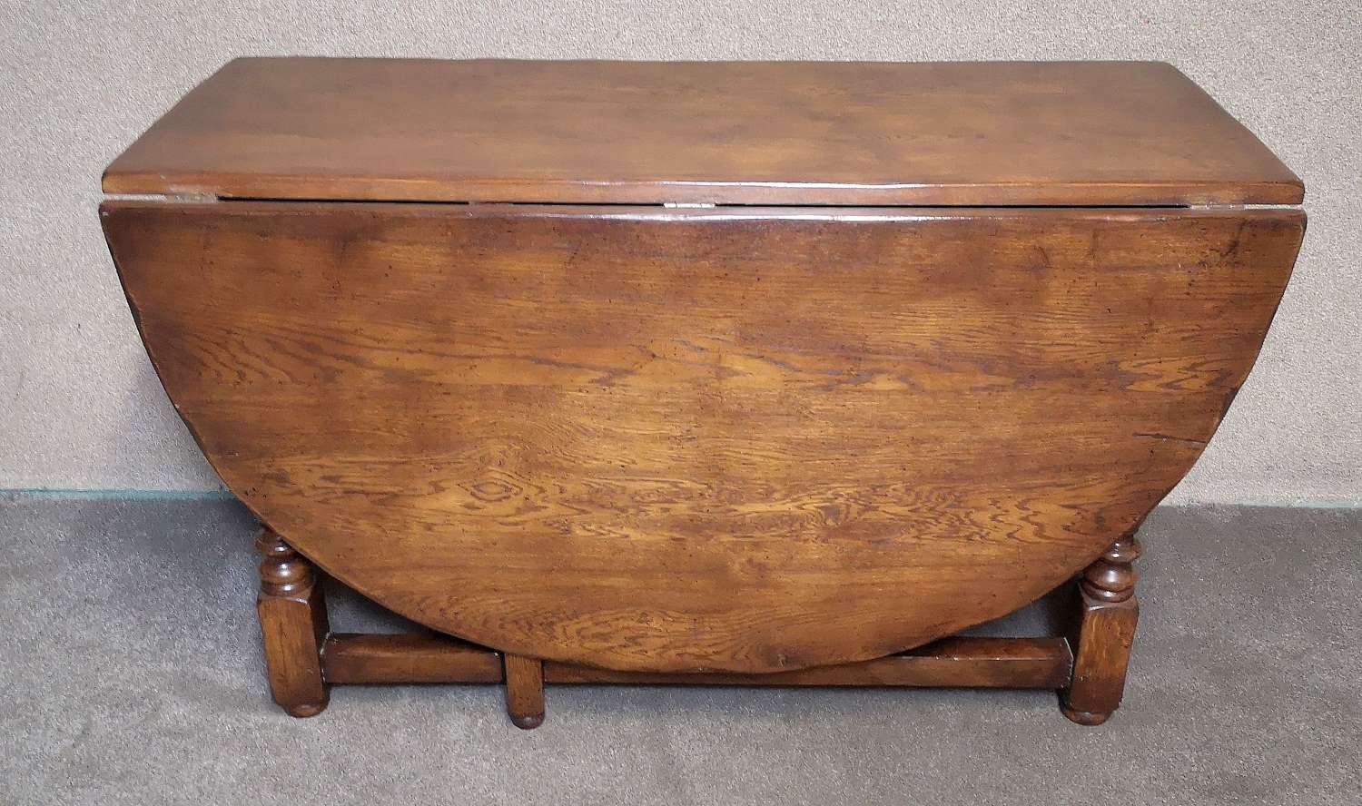Large Oak Gate Leg Table / Drop Leaf Table / Dining Table