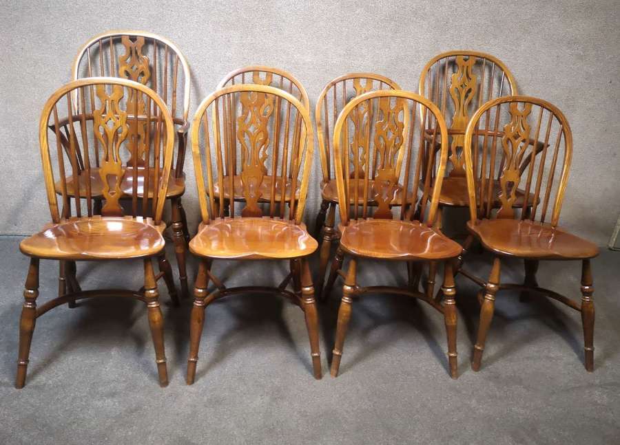 Set of Eight Classic English Oak Windsor Chairs (6 + 2)