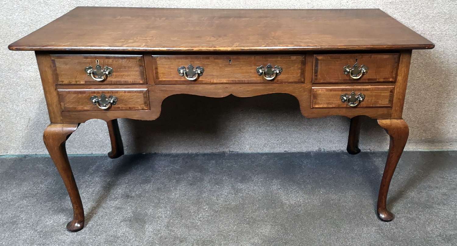 Oak Kneehole Desk / Dressing Table