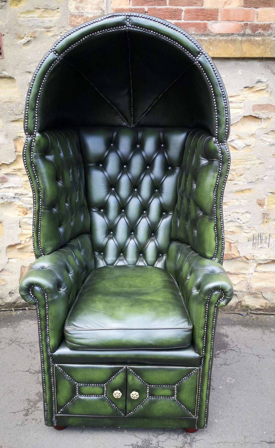 English Green Leather Chesterfield Porters Hall Chair