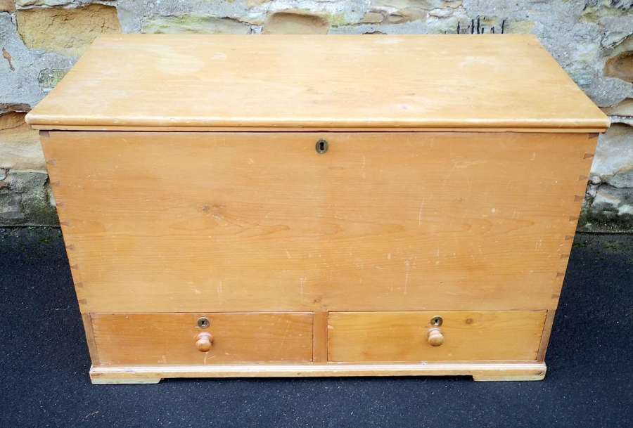 Large Victorian Pine Mule Chest / Blanket Box