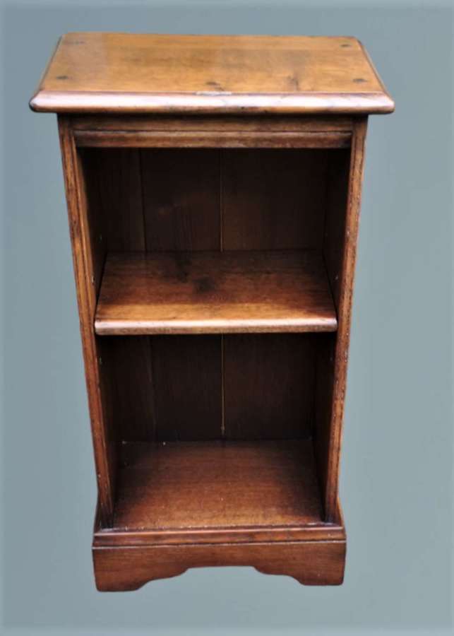 Small Oak Open Bookcase / Shelves