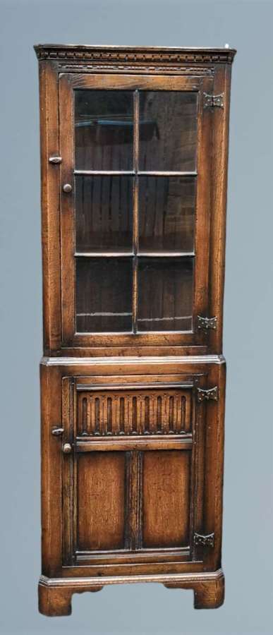 Titchmarsh Goodwin Oak Glazed Corner Cabinet